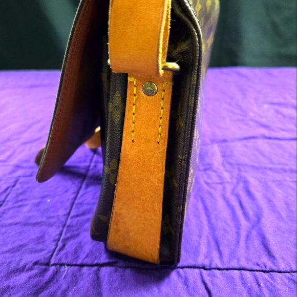 Authentic Louis Vuitton Cartouchier MM - Picture 9 of 11